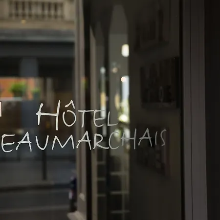 Le Petit Oberkampf & Hotel 4*